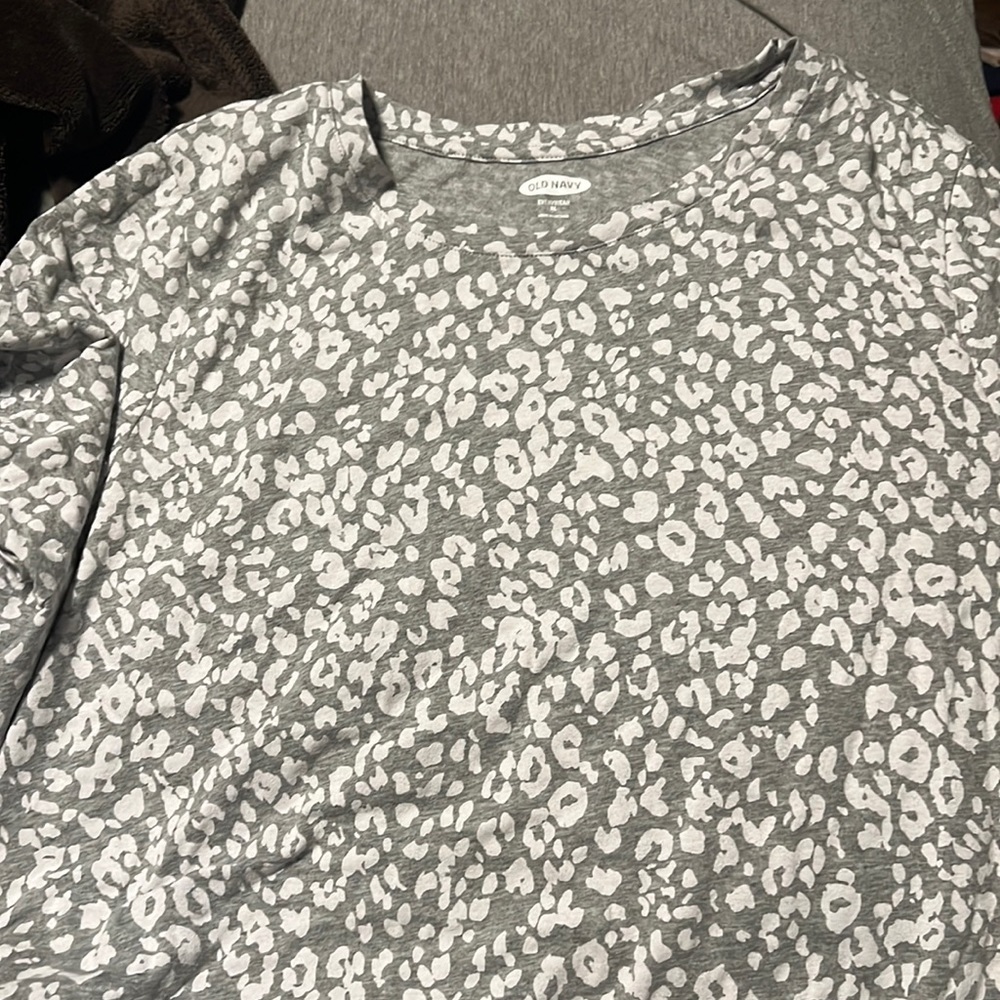 Gray and white cheetah print Old Navy extra large